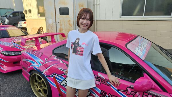 YASHIO FACTORY ARISA Tシャツ ホワイト - 画像 (3)